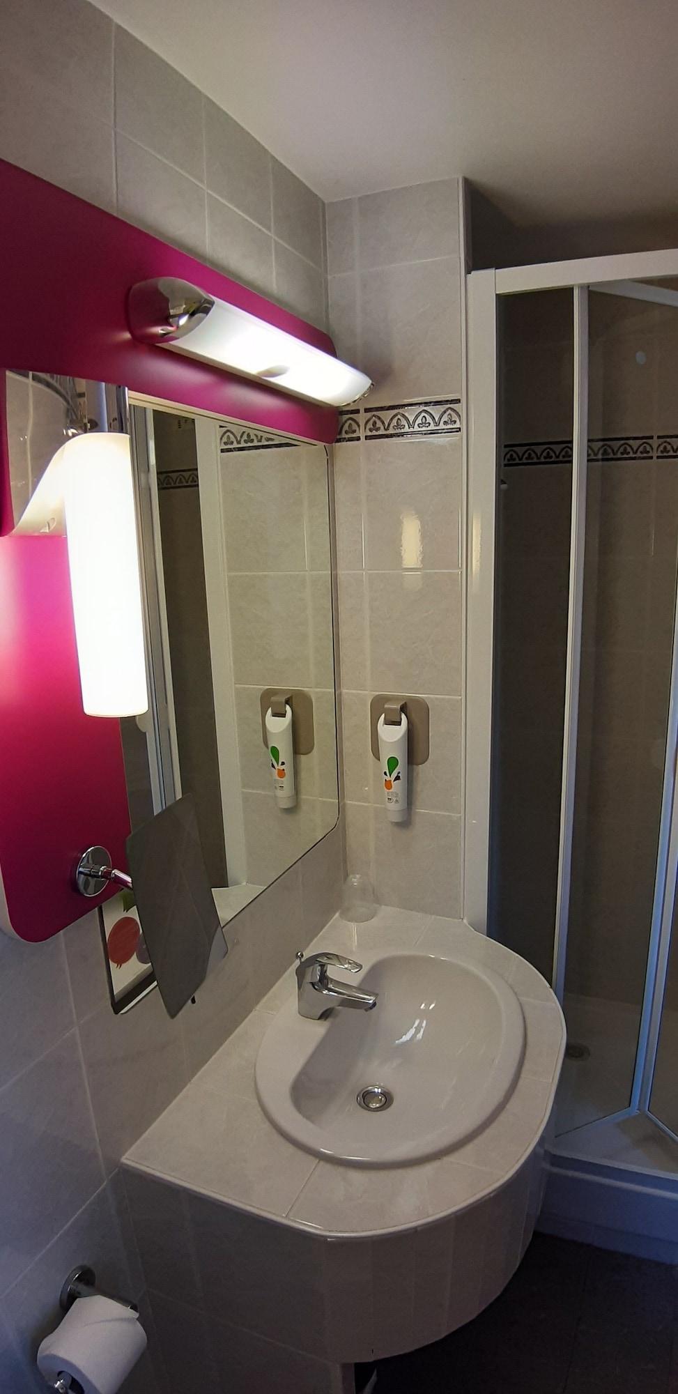 Ibis Styles Bourg En Bresse Hotell Eksteriør bilde